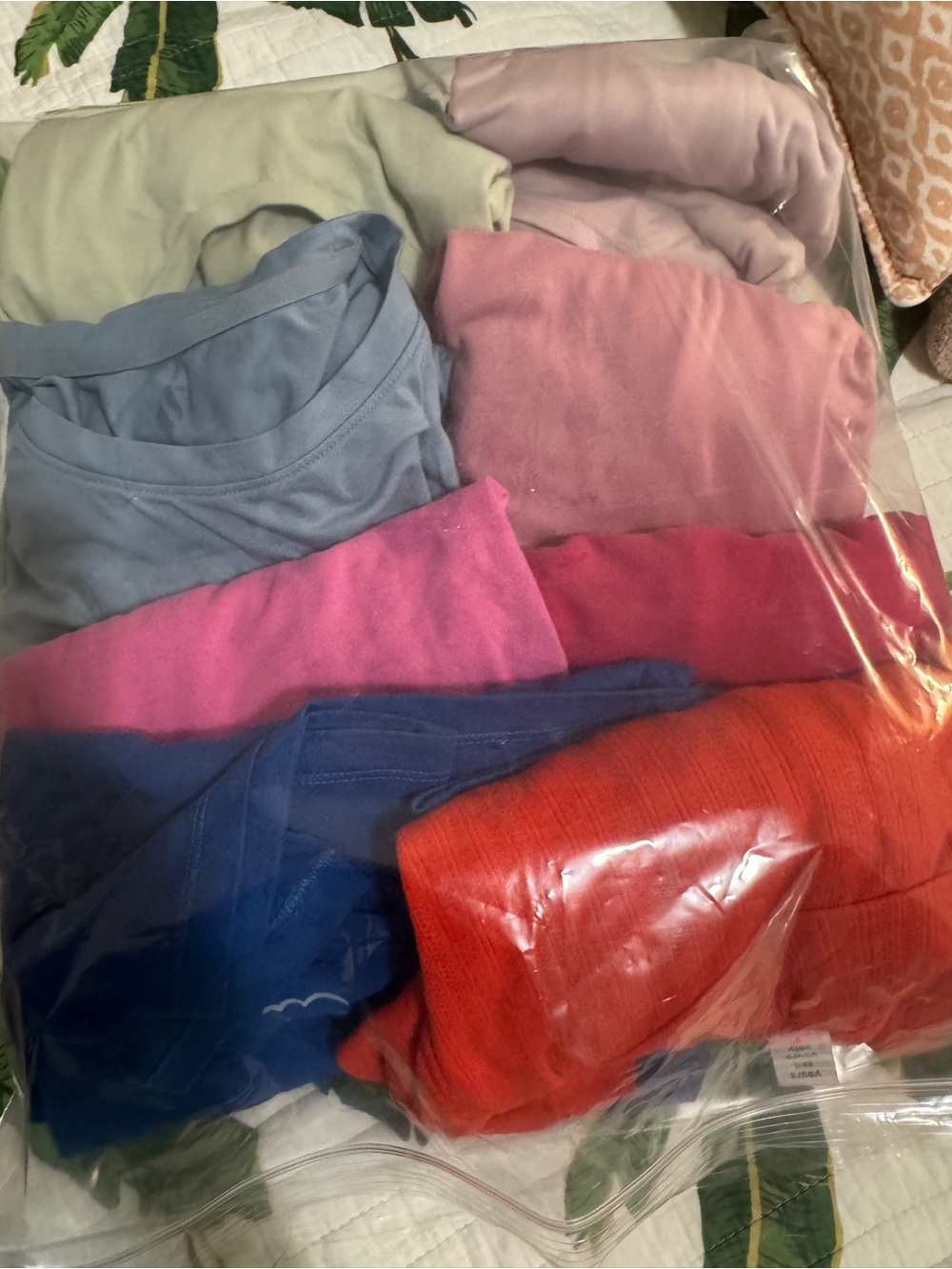 Women’s Mixed Color scrubs long sleeve use for nurses.